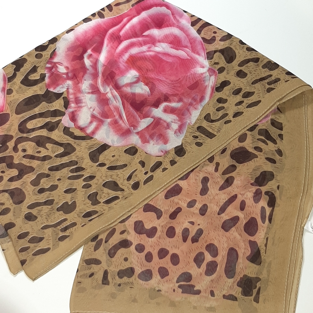 ❤ 🛍 4/$20 Rose and leopard print scarf - Picture 3 of 5